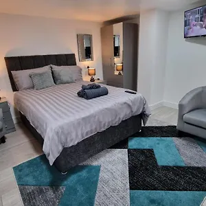 https://comfy-studio-apartment-with-wi-fi-and-smart-tv.yorkshirehotels.net