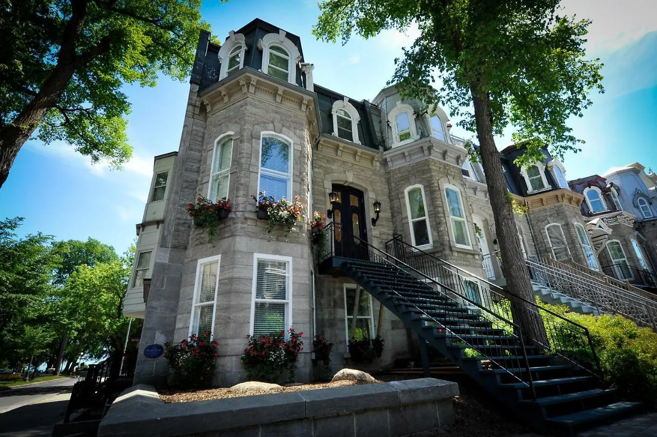 Le 555 Hebergements Touristiques Quebec City Apartment
