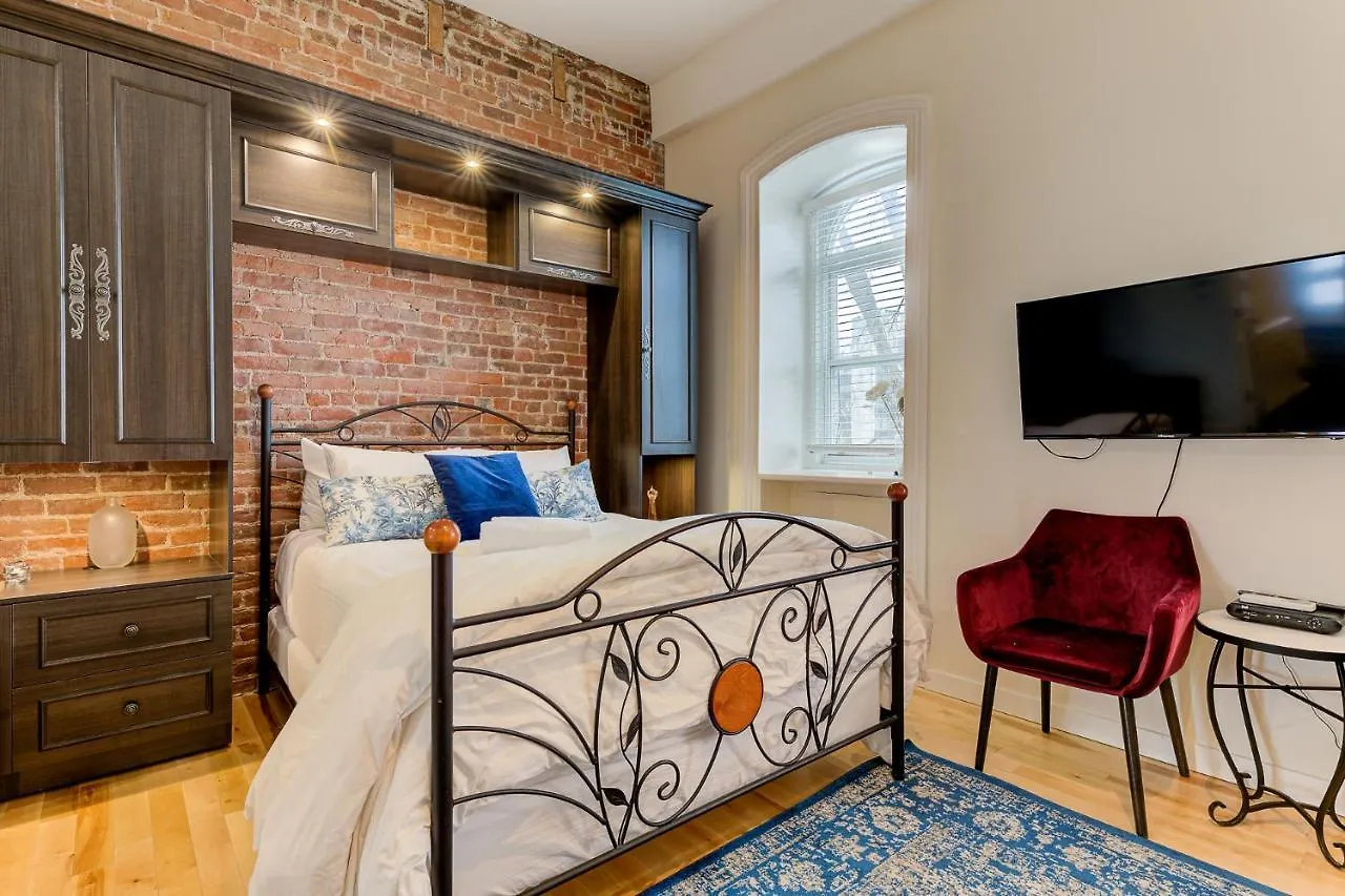 Le 555 Hebergements Touristiques Quebec City Apartment